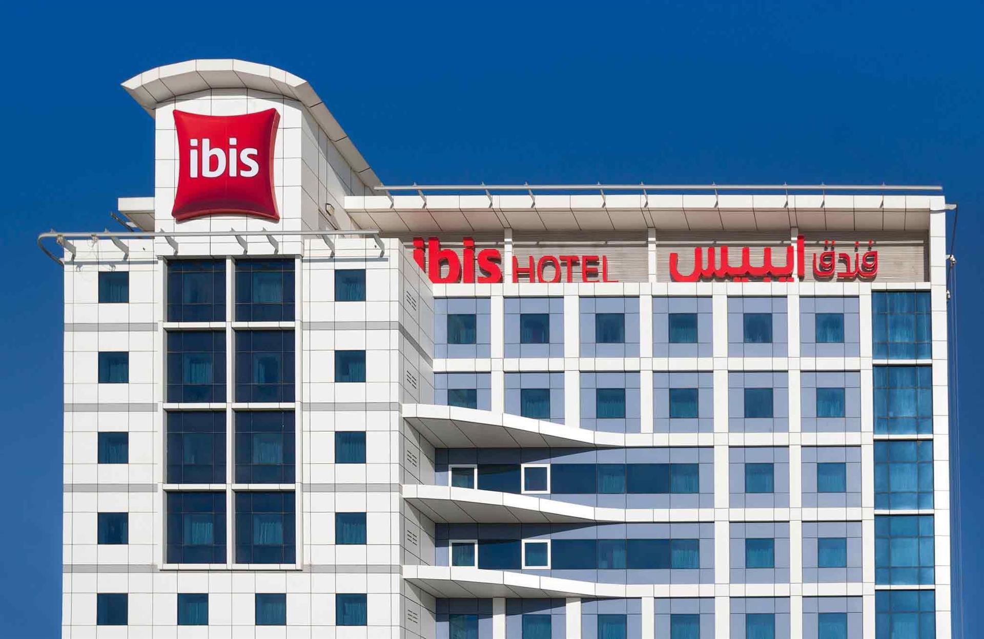 Аль барша дубай отзывы. Отель Ибис Дубай. Ibis al Barsha Дубай отель. Ibis Hotel Dubai 3. Отель ibis al Barsha 3*.